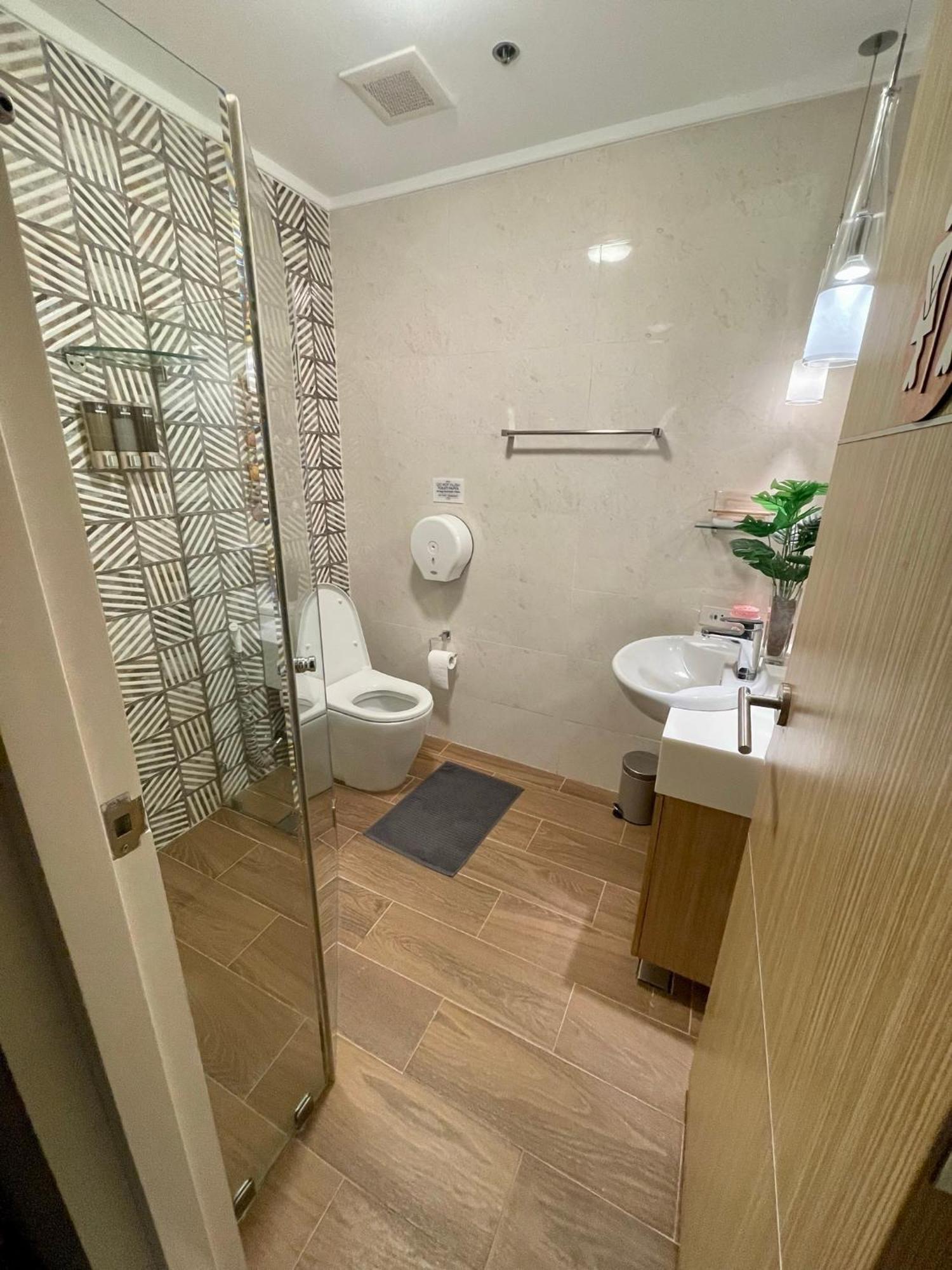 Pico De Loro 2 Bd Garden Loft With Lagoon View Nasugbu Kültér fotó